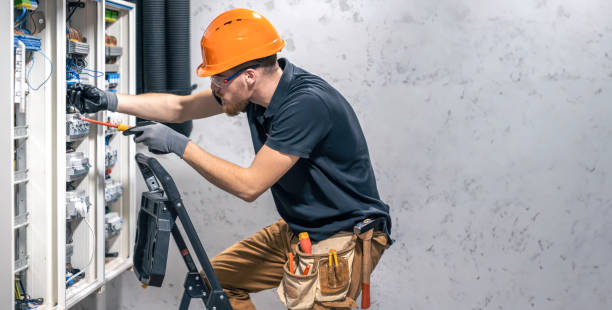Best Licensed Electrician  in Aurora, MO